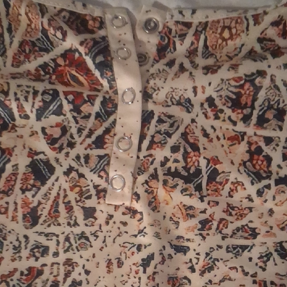 Noracora Floral Print Top in Cream and Black Size S Multicolor Lightweight Boho - Picture 4 of 5